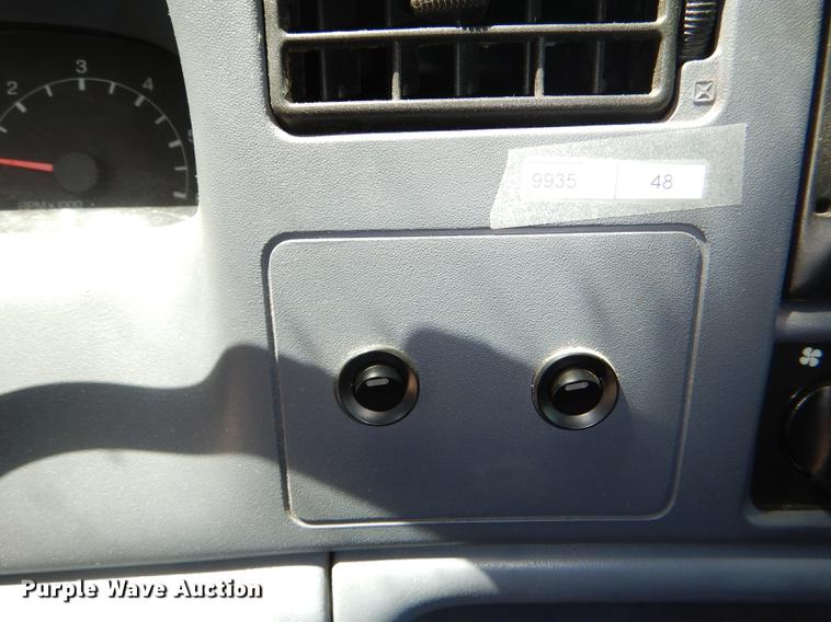 image for item DG1096 1999 Ford F250 Super Duty XLT Crew Cab pickup truck