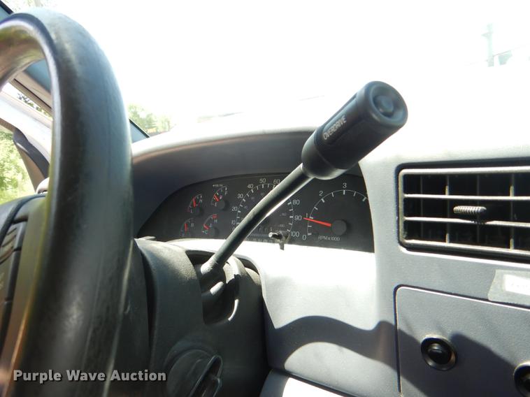 image for item DG1096 1999 Ford F250 Super Duty XLT Crew Cab pickup truck