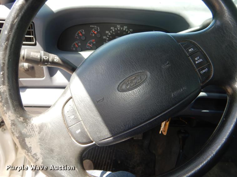 image for item DG1096 1999 Ford F250 Super Duty XLT Crew Cab pickup truck