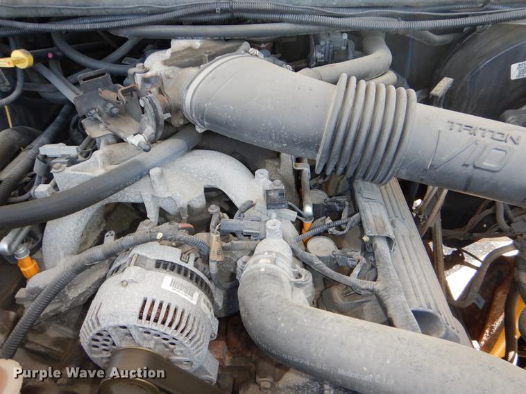 image for item DG1096 1999 Ford F250 Super Duty XLT Crew Cab pickup truck