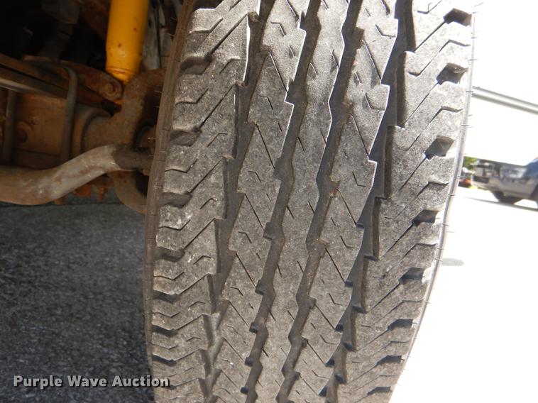 image for item DG1096 1999 Ford F250 Super Duty XLT Crew Cab pickup truck