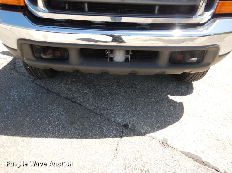 image for item DG1096 1999 Ford F250 Super Duty XLT Crew Cab pickup truck