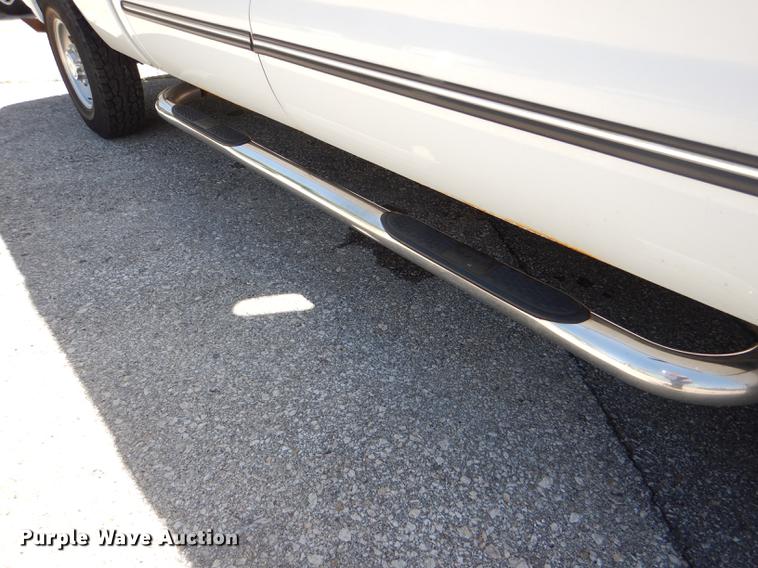 image for item DG1096 1999 Ford F250 Super Duty XLT Crew Cab pickup truck