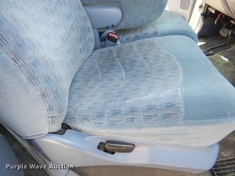 image for item DG1096 1999 Ford F250 Super Duty XLT Crew Cab pickup truck