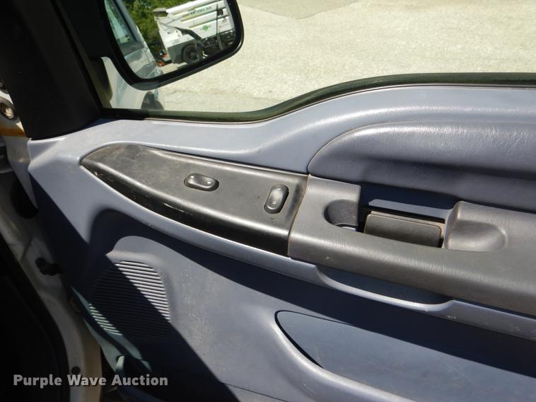 image for item DG1096 1999 Ford F250 Super Duty XLT Crew Cab pickup truck