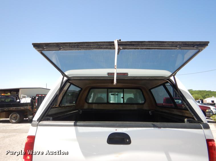 image for item DG1096 1999 Ford F250 Super Duty XLT Crew Cab pickup truck