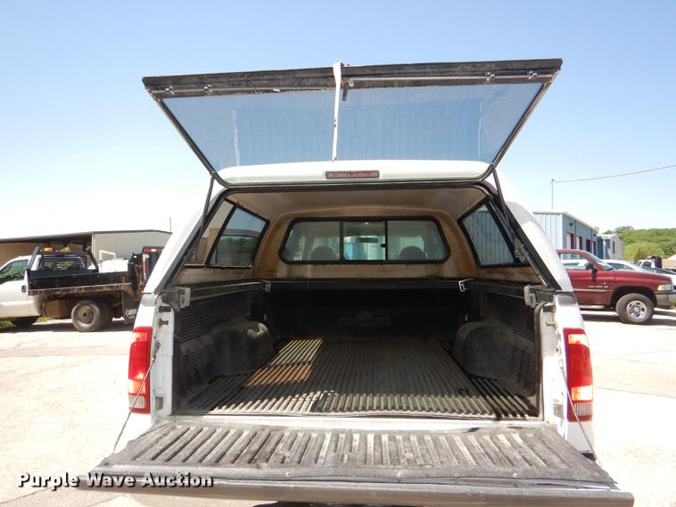 image for item DG1096 1999 Ford F250 Super Duty XLT Crew Cab pickup truck