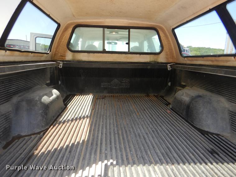 image for item DG1096 1999 Ford F250 Super Duty XLT Crew Cab pickup truck