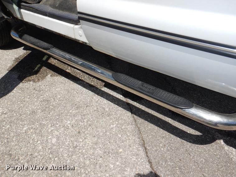 image for item DG1096 1999 Ford F250 Super Duty XLT Crew Cab pickup truck