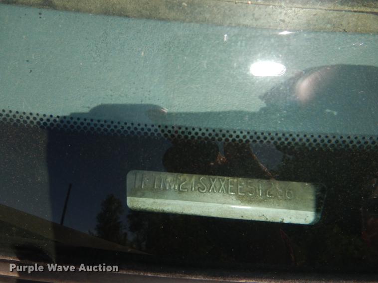 image for item DG1096 1999 Ford F250 Super Duty XLT Crew Cab pickup truck