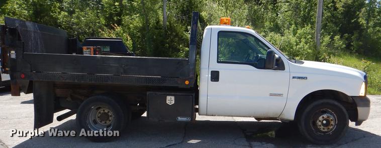image for item DG1097 2007 Ford F350 Super Duty XL dump bed pickup truck