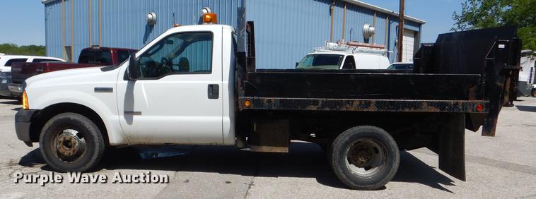 image for item DG1097 2007 Ford F350 Super Duty XL dump bed pickup truck