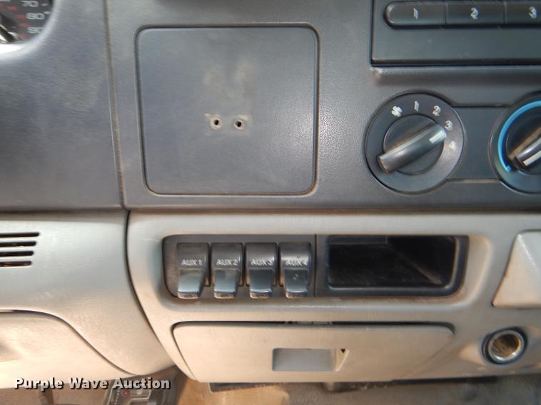 image for item DG1097 2007 Ford F350 Super Duty XL dump bed pickup truck