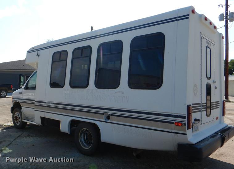 image for item DG1150 2002 Ford Econoline E350 Super Duty shuttle bus