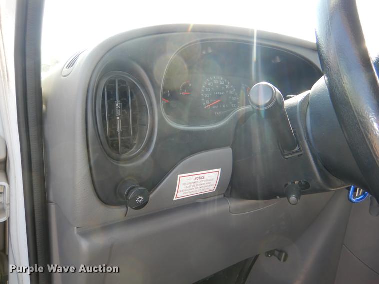 image for item DG1150 2002 Ford Econoline E350 Super Duty shuttle bus