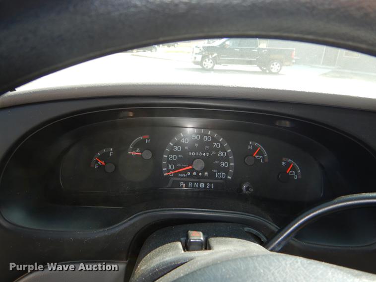 image for item DG1150 2002 Ford Econoline E350 Super Duty shuttle bus