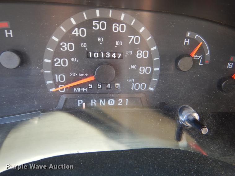 image for item DG1150 2002 Ford Econoline E350 Super Duty shuttle bus