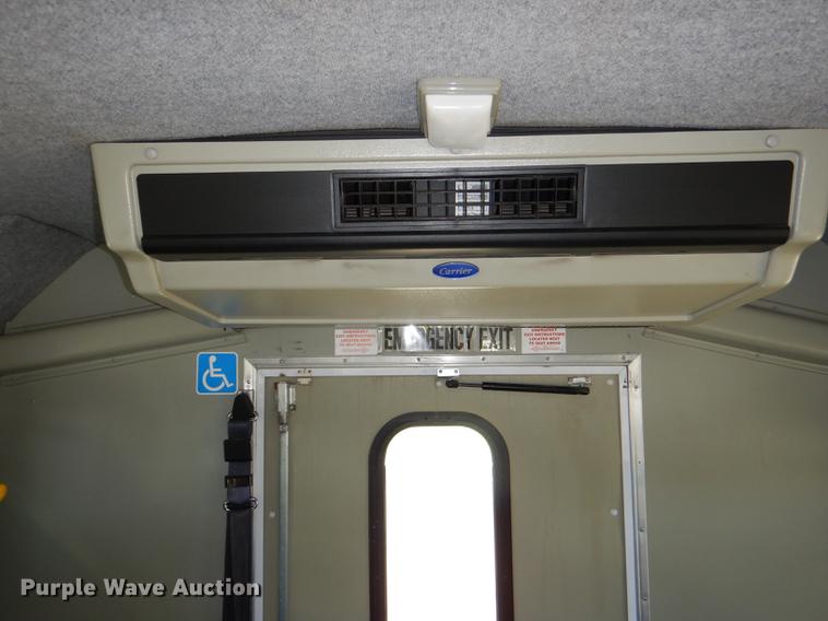 image for item DG1150 2002 Ford Econoline E350 Super Duty shuttle bus