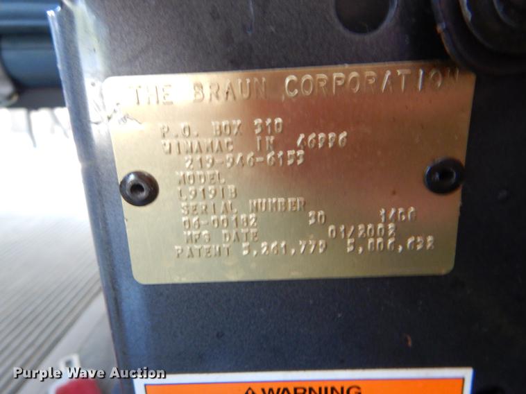 image for item DG1150 2002 Ford Econoline E350 Super Duty shuttle bus