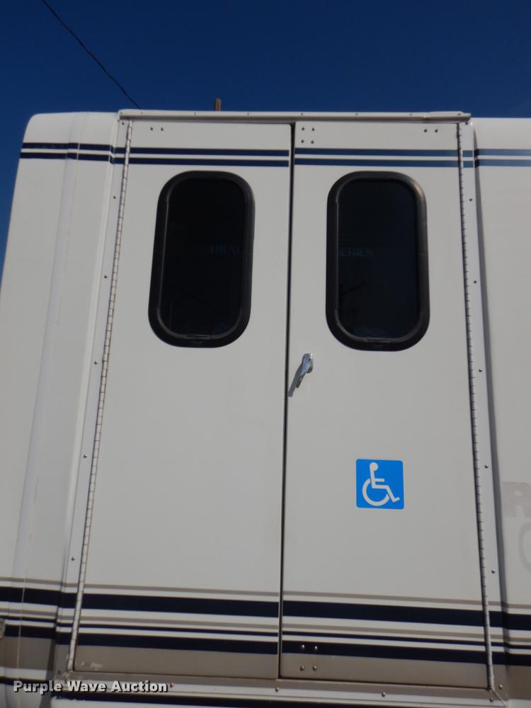 image for item DG1150 2002 Ford Econoline E350 Super Duty shuttle bus