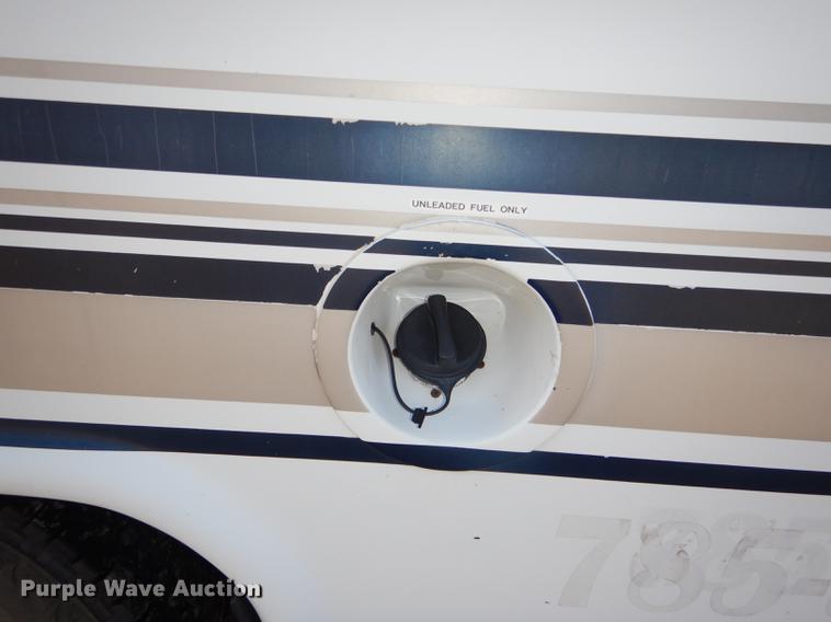 image for item DG1150 2002 Ford Econoline E350 Super Duty shuttle bus