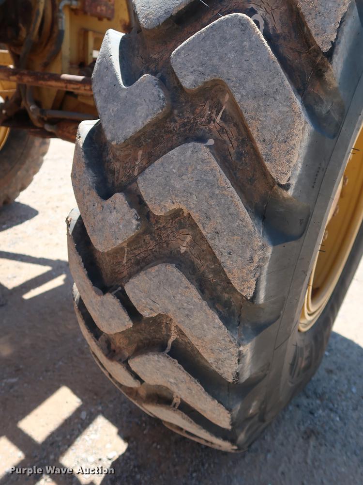 image for item DG3466 1984 Caterpillar 140G motor grader