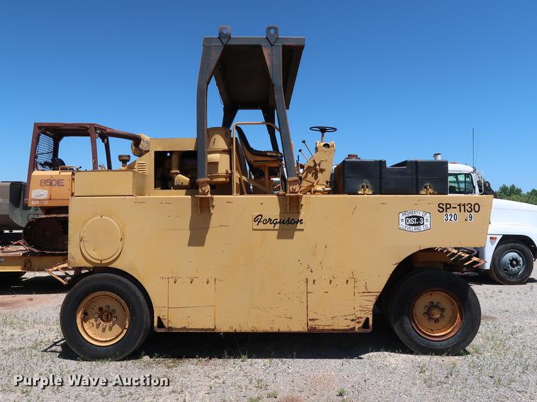 image for item DG3467 Ferguson SP1130 pneumatic roller