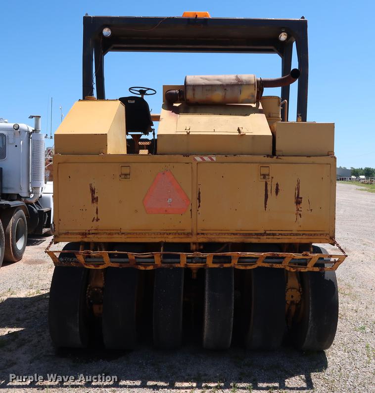 image for item DG3467 Ferguson SP1130 pneumatic roller