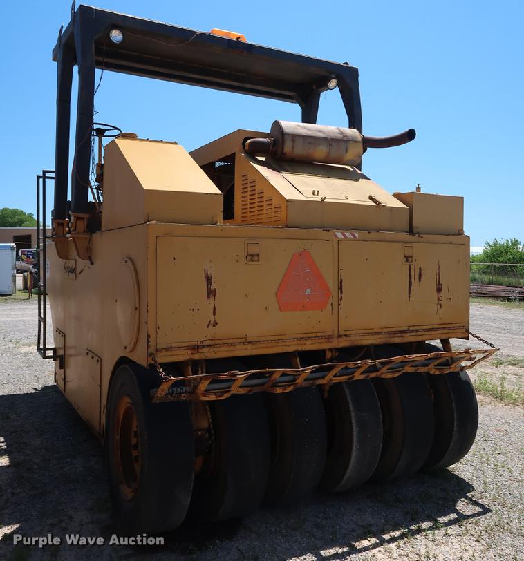 image for item DG3467 Ferguson SP1130 pneumatic roller