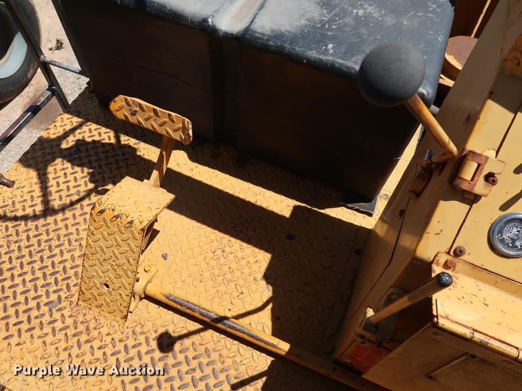 image for item DG3467 Ferguson SP1130 pneumatic roller