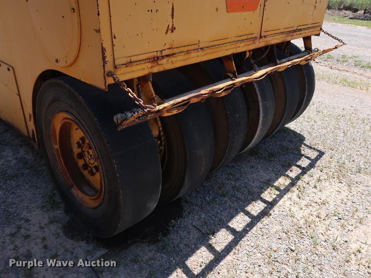 image for item DG3467 Ferguson SP1130 pneumatic roller