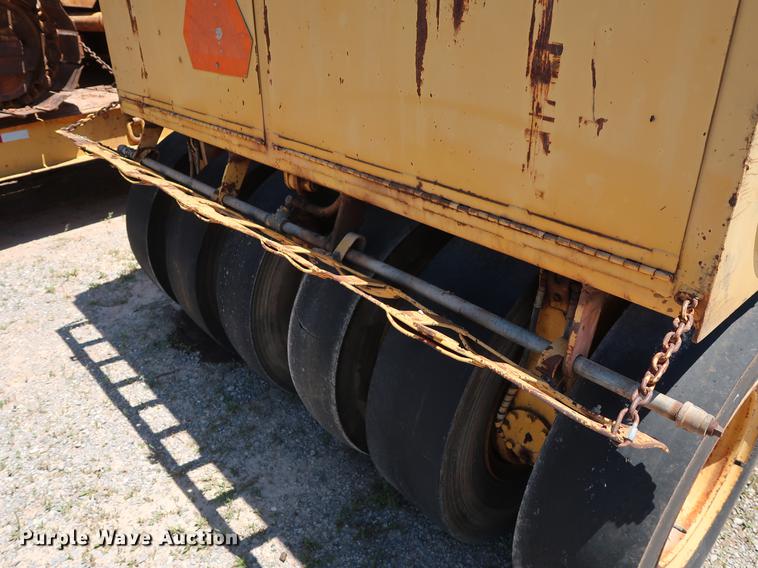 image for item DG3467 Ferguson SP1130 pneumatic roller