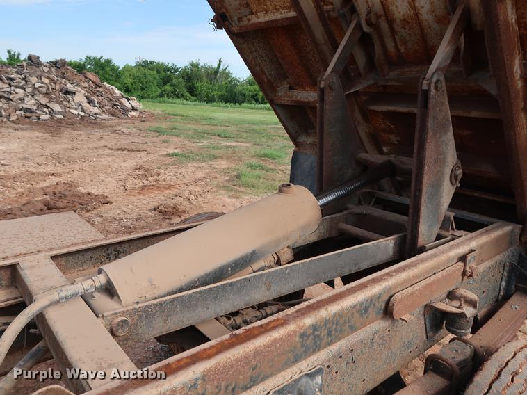 image for item DG3474 1998 Chevrolet C7500 dump truck