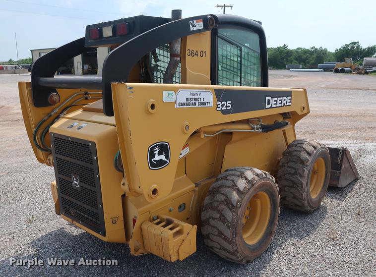 image for item DG3475 2008 John Deere 325 skid steer