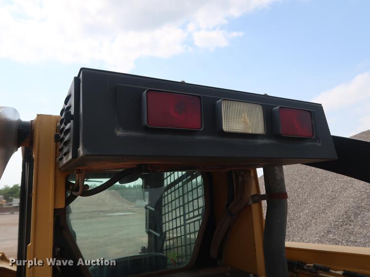 image for item DG3475 2008 John Deere 325 skid steer