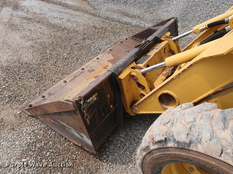 image for item DG3475 2008 John Deere 325 skid steer