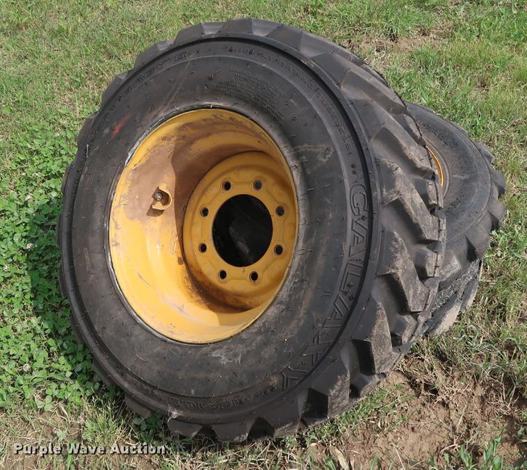 image for item DG3475 2008 John Deere 325 skid steer