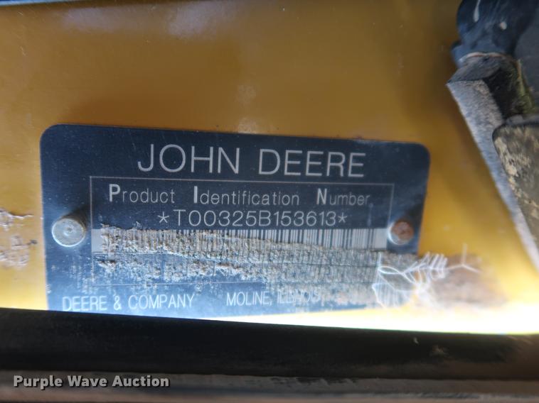 image for item DG3475 2008 John Deere 325 skid steer