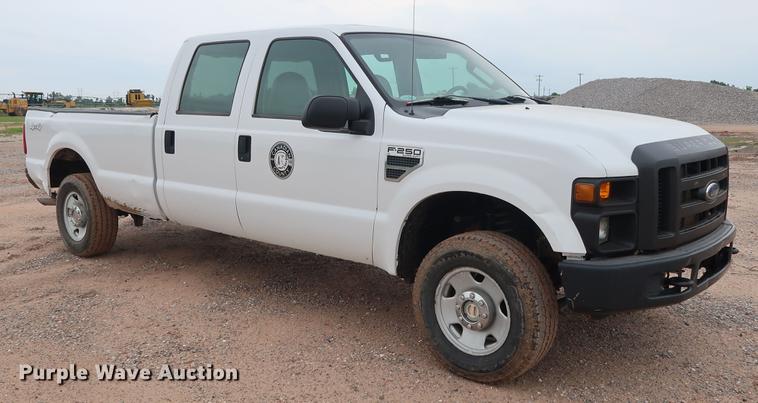 image for item DG3481 2008 Ford F250 Super Duty XL Crew Cab pickup truck