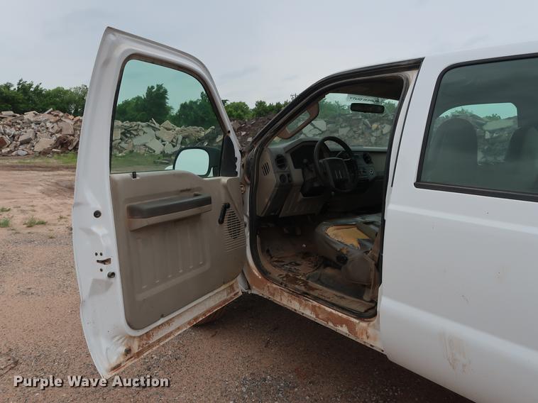 image for item DG3481 2008 Ford F250 Super Duty XL Crew Cab pickup truck