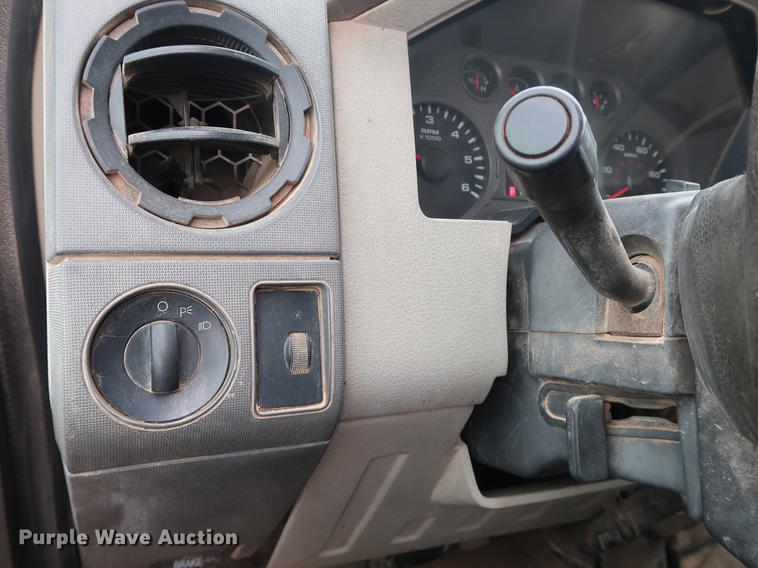 image for item DG3481 2008 Ford F250 Super Duty XL Crew Cab pickup truck