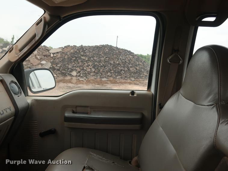 image for item DG3481 2008 Ford F250 Super Duty XL Crew Cab pickup truck
