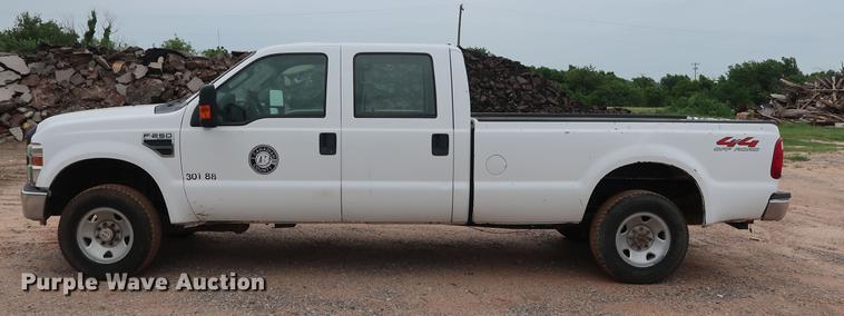 image for item DG3482 2008 Ford F250 Super Duty XL Crew Cab pickup truck