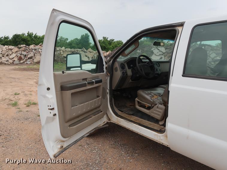 image for item DG3482 2008 Ford F250 Super Duty XL Crew Cab pickup truck