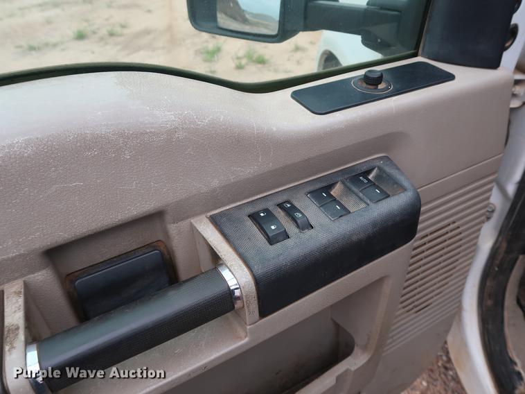 image for item DG3482 2008 Ford F250 Super Duty XL Crew Cab pickup truck