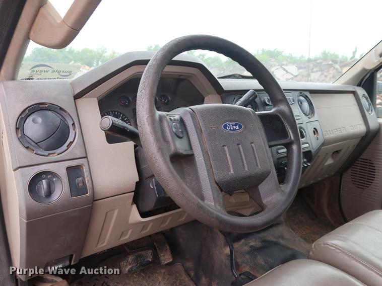 image for item DG3482 2008 Ford F250 Super Duty XL Crew Cab pickup truck