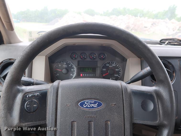 image for item DG3482 2008 Ford F250 Super Duty XL Crew Cab pickup truck
