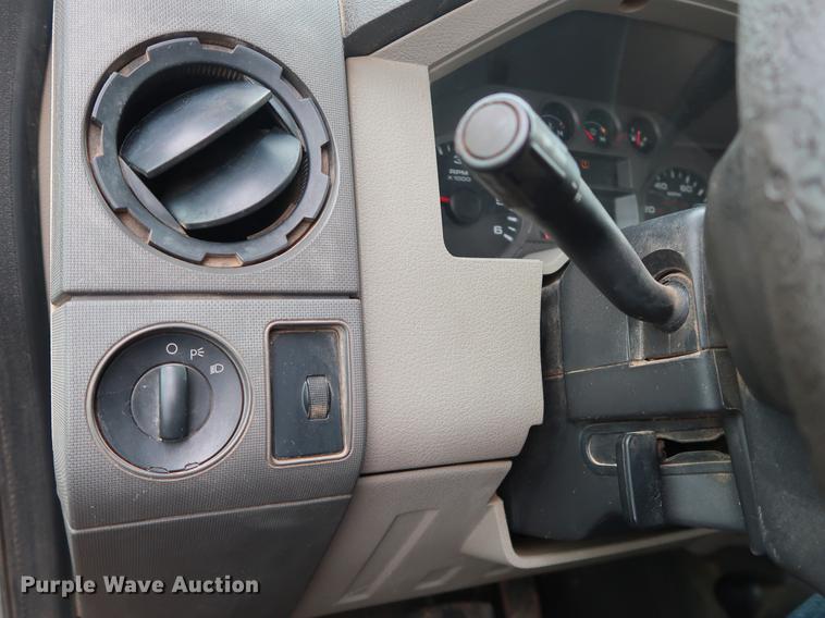 image for item DG3482 2008 Ford F250 Super Duty XL Crew Cab pickup truck