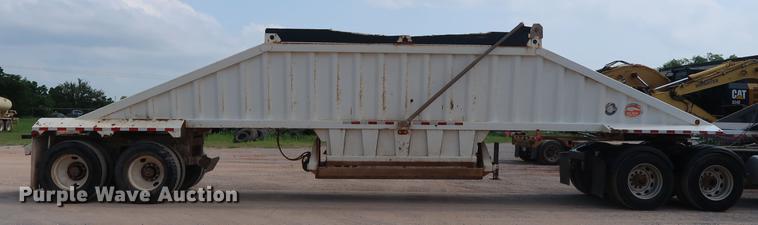 image for item DG3483 2009 CTS BDT-40 bottom dump trailer