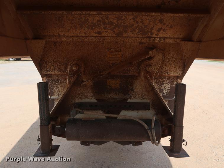 image for item DG3483 2009 CTS BDT-40 bottom dump trailer